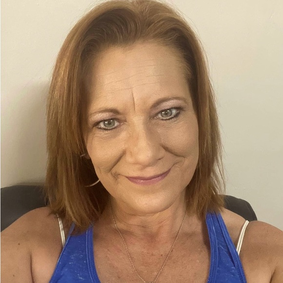 Meet your Posher, Cynthia - Picture 1 of 2